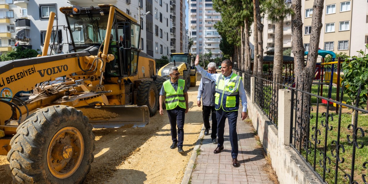 Mezitli'de teknik standartlara uygun yol çalışmaları