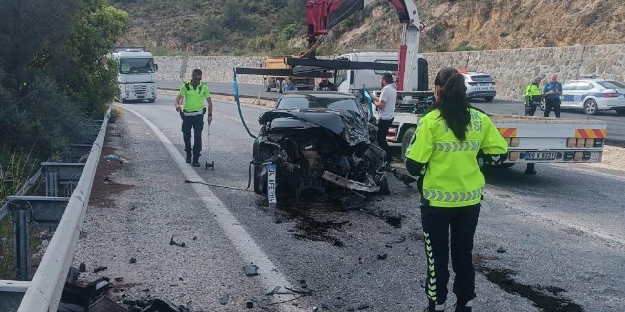 Yolcu minibüsü ile otomobil çarpıştı:12 yaralı