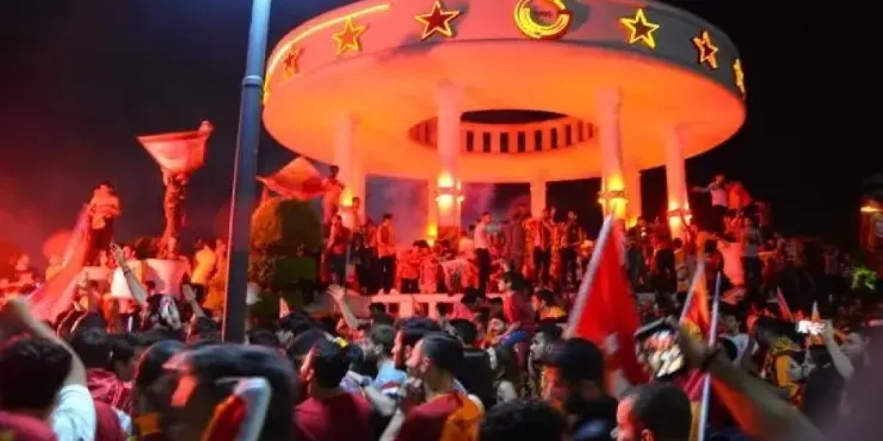 Mersin’de Galatasaray’ın şampiyonluğu sokaklara taştı