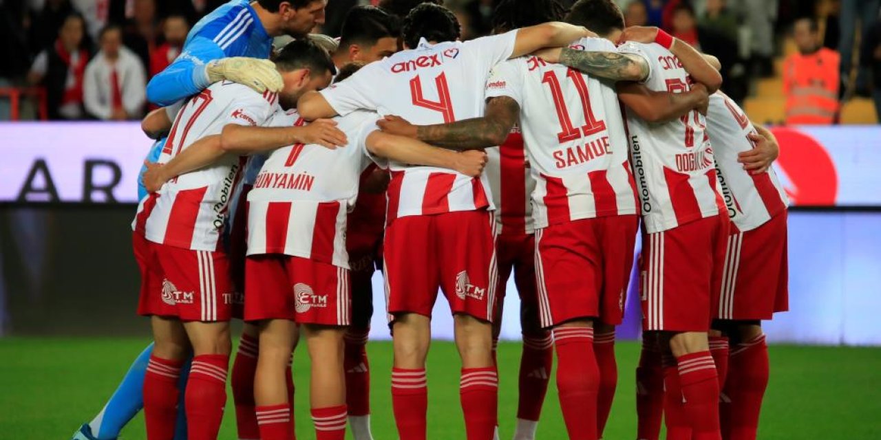 Süper Lig’e veda edecek son takım yarın belli olacak