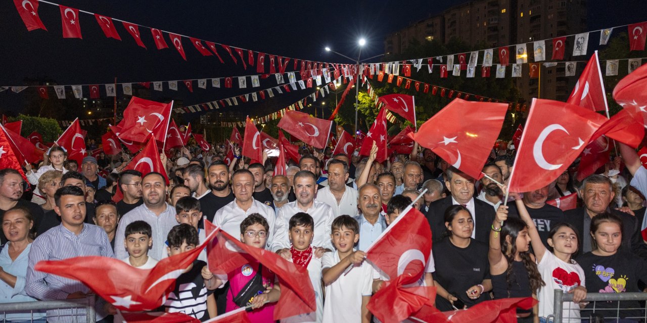 Mezitli'de 19 Mayıs coşkusu sokaklara taştı