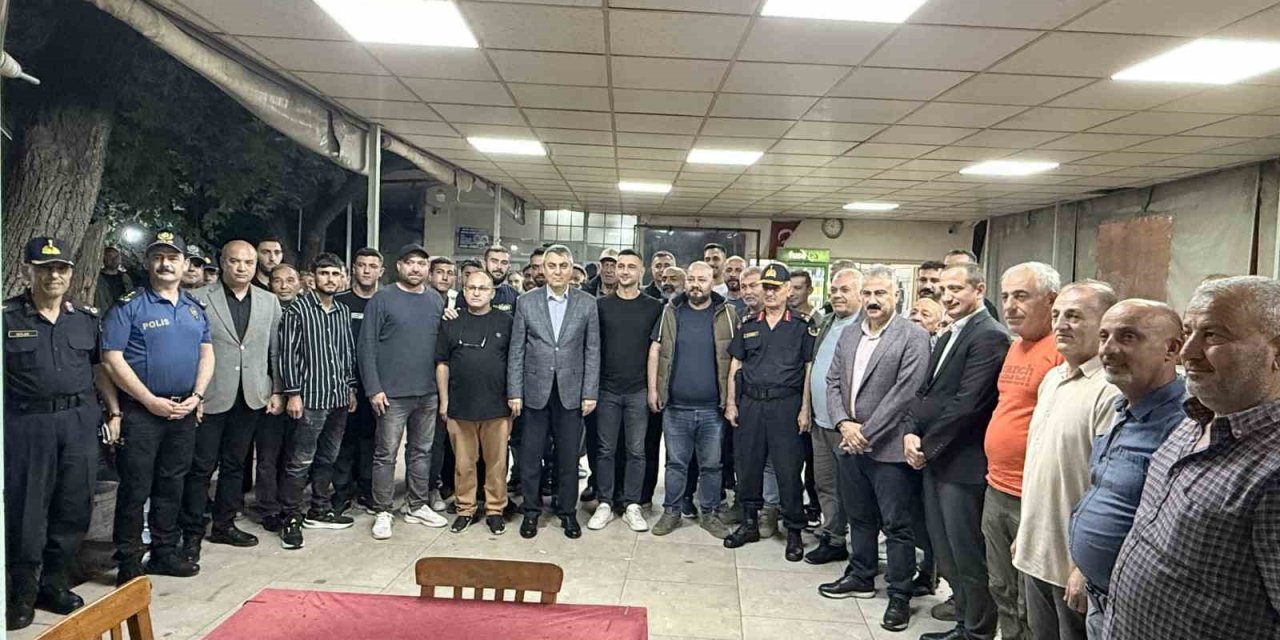 Mersin Valisi, Tarsus halkı ile bir araya geldi