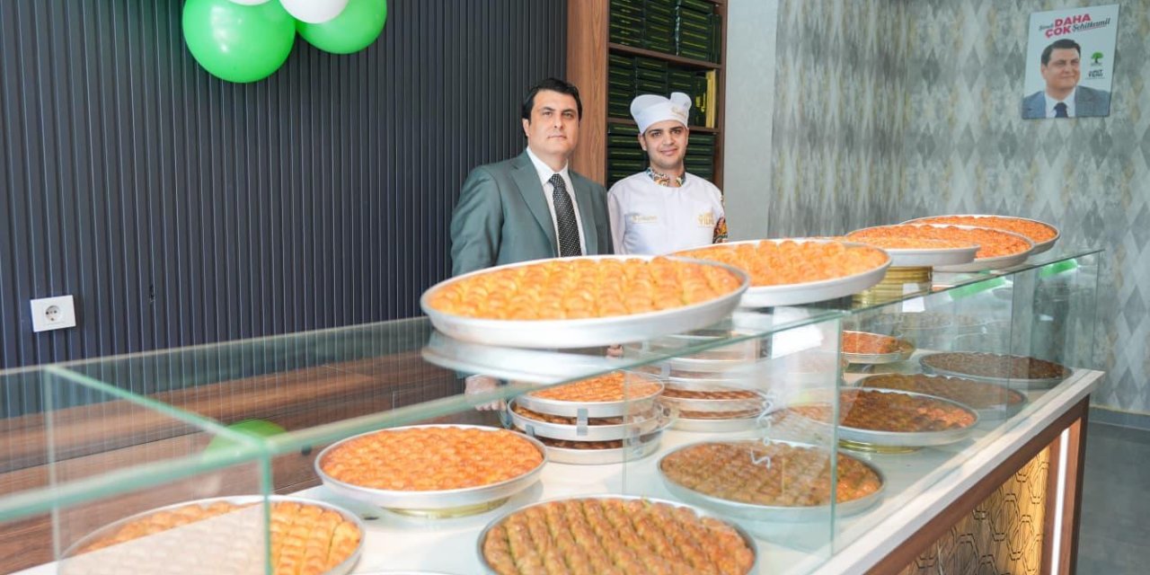 Şehitkamil'de baklavanının geliri şehit ailesine ev oldu