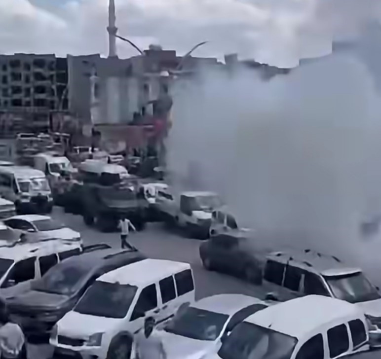 Cizre’de 400 kişilik Aile kavgası! ortalık savaş alanına döndü çok sayıda yaralı var