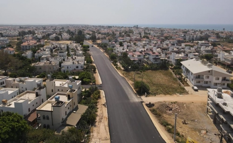 Mersin Büyükşehir Beldiyesi'nin Silifke'de yol çalışmaları sürüyor