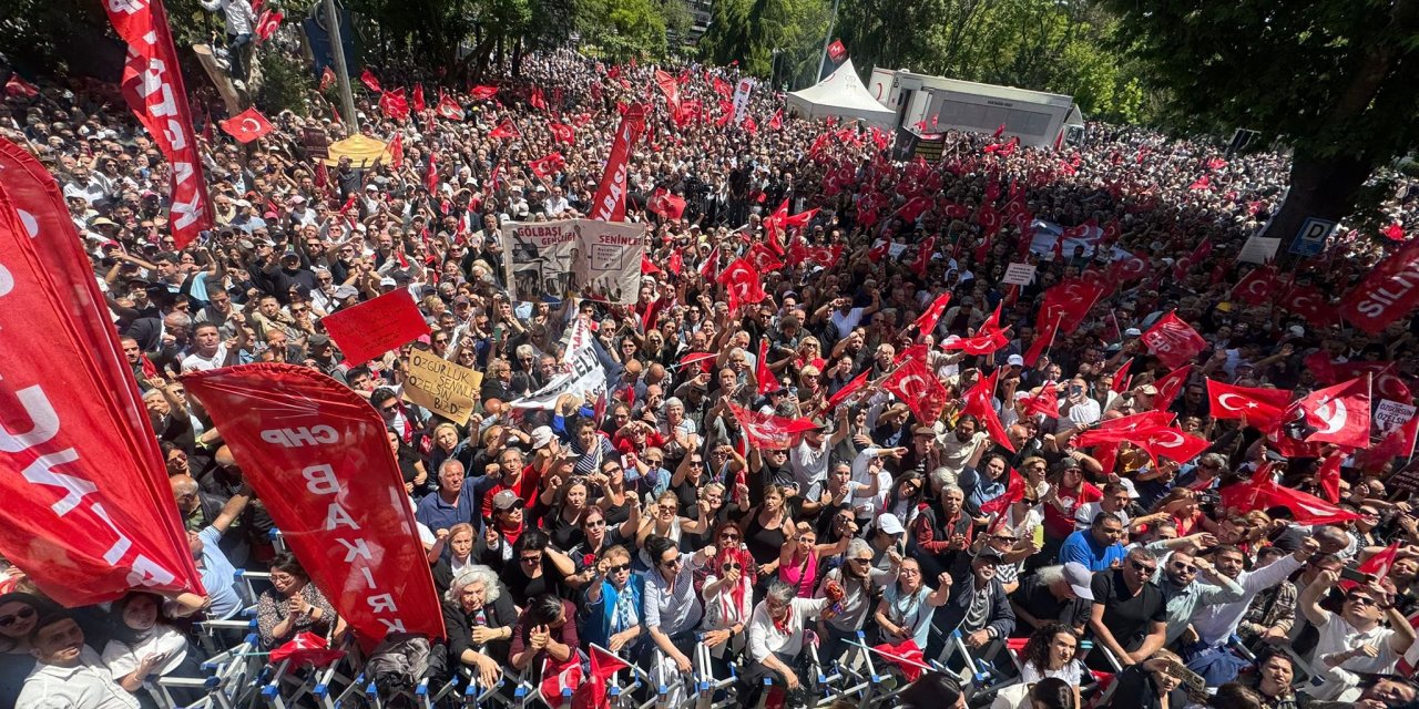 Özgür Özel Ankara'yı inletti:  Onlar yolun sonunda, biz yolun başındayız!