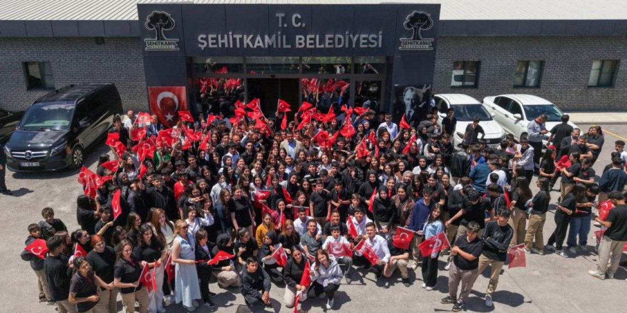 Yılmaz'dan gençlere büyük jest Ankara gezileri başladı