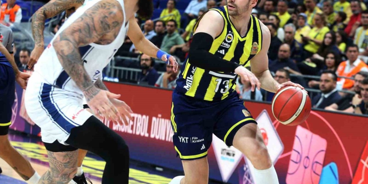 Fenerbahçe: 60 - A. Efes: 59