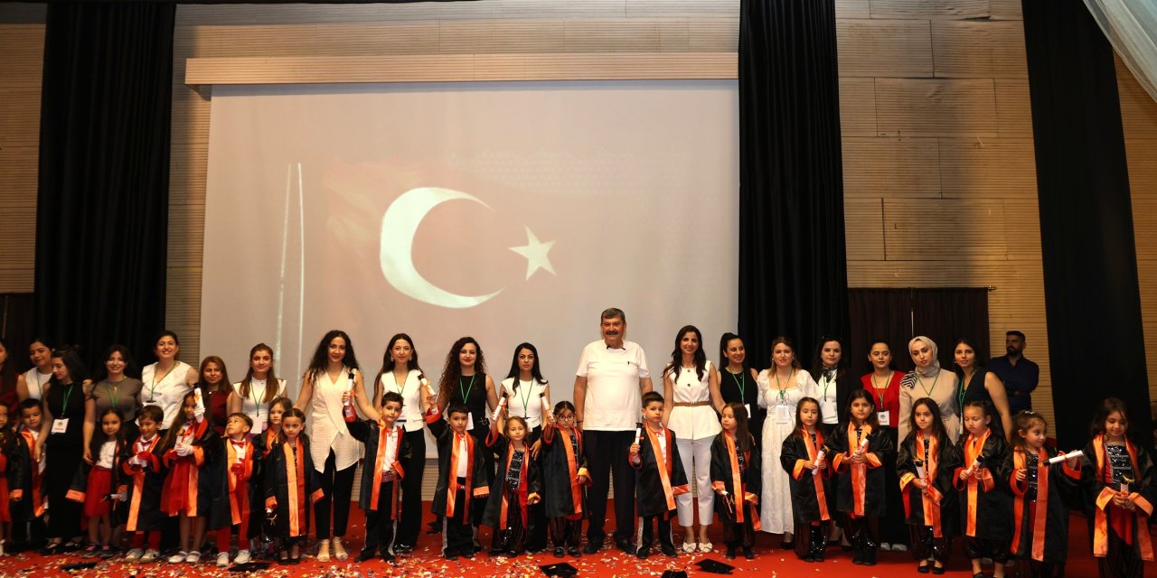 Toroslar ’da çocukların mezuniyet sevincinde coşku şenliği