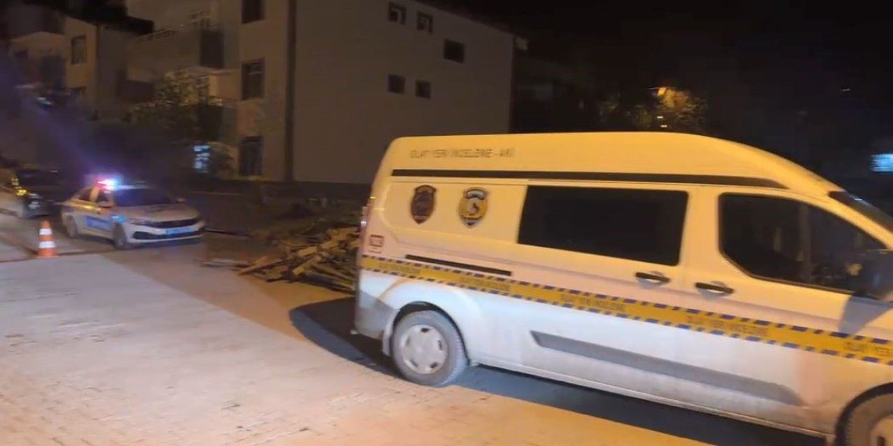 Din görevlileri girdikleri gölette boğuldu