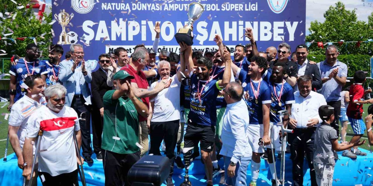 Şahinbey Ampute Futbol Takımında şampiyonluk sevinci
