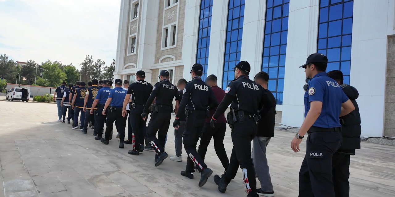 Adıyaman'da operasyon 14 kişi gözaltına alındı