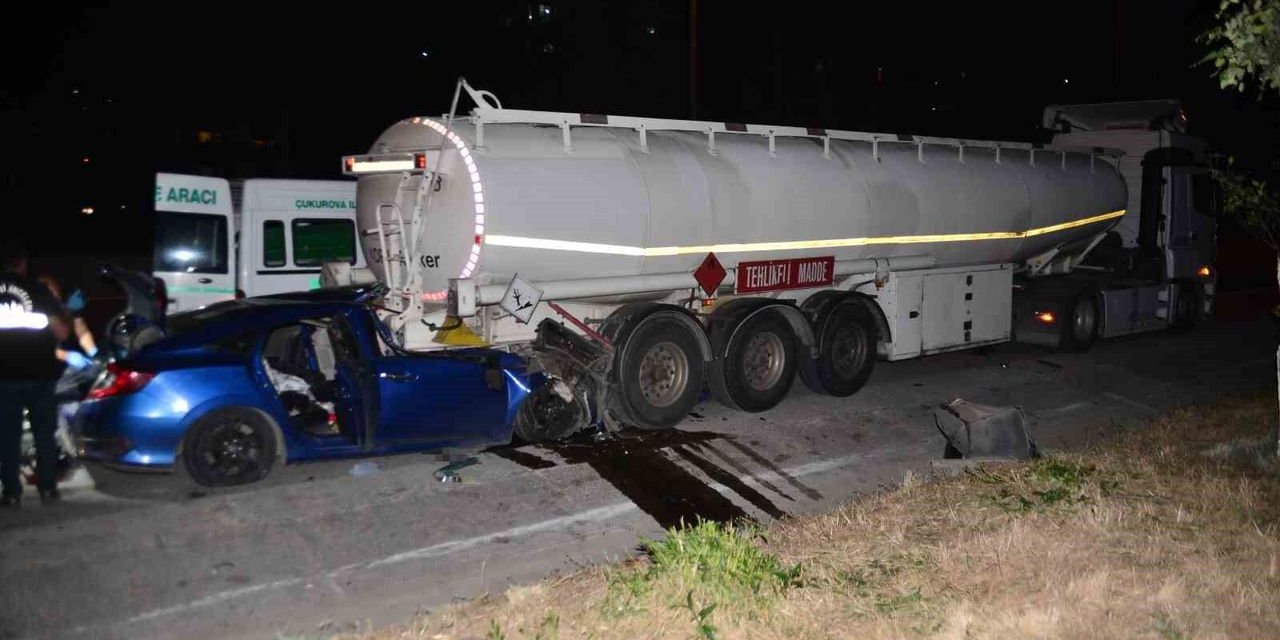 Adana’da otomobil tıra çarptı: 1 ölü, 2 yaralı
