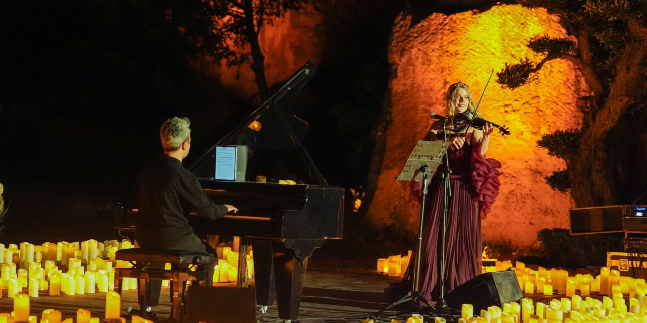 Tarihi Dülük Antik Kenti'nde Candela konser coşkusu
