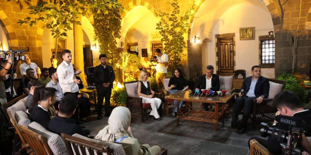 Özel'den dikkat çeken açıklama: "CHP, seçimlere giremeyebilir"