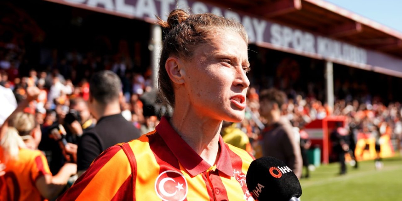 Galatasaray, Ebru Topçu ile sözleşme yeniledi