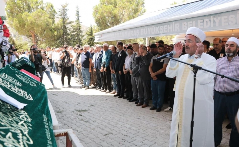 Kahramanmaraş'ta 5 kişilik aile yan yana toprağa verildi