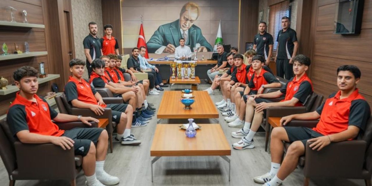 Umut Yılmaz, şampiyonları ağırladı