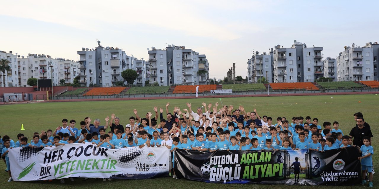 Toroslar'da Futbol Okulu kapılarını açtı
