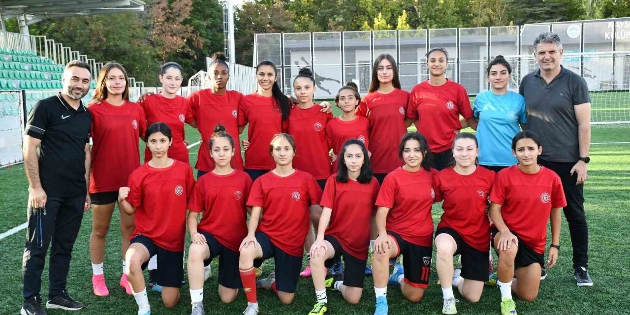 Kayseri'de Kadın FK seçme yapacak