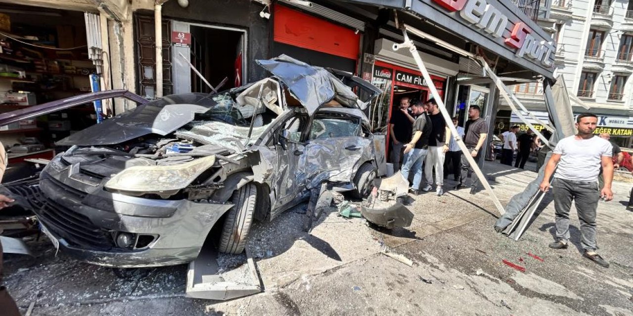 EGO otobüsü iş yerine girdi: 7 yaralı
