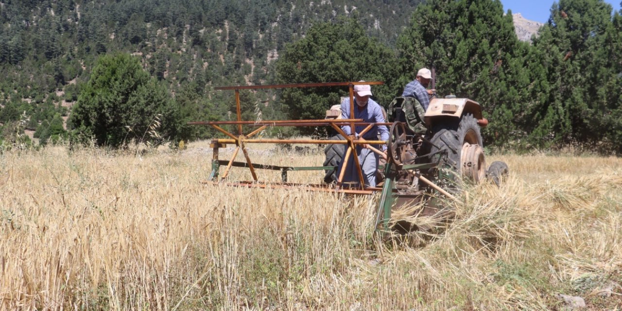 Toroslarda çiftçiler belediyenin desteğiyle mutlu