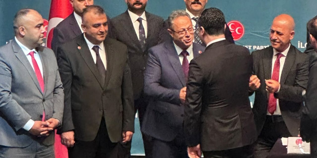 Kayseri’de 3 belediye meclis üyesi MHP’ye katıldı
