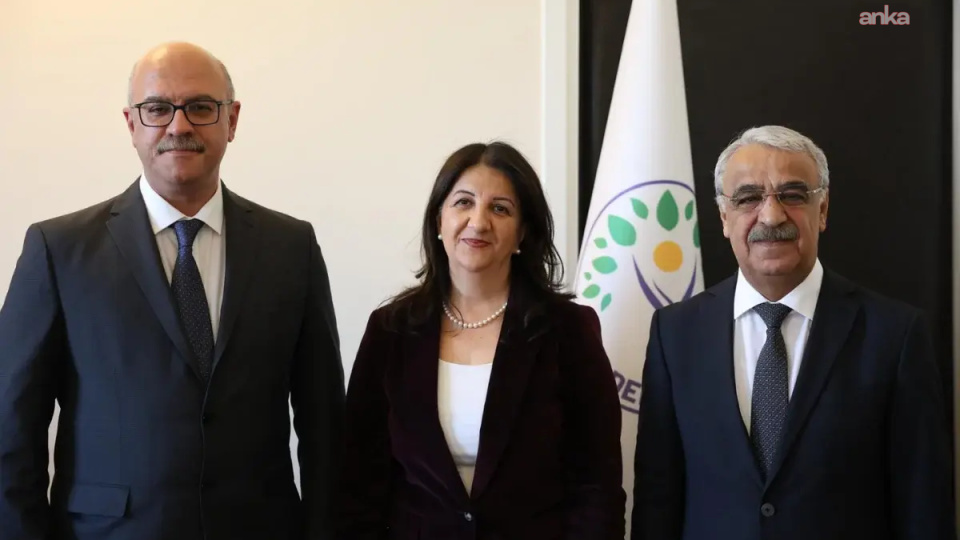 İmralı teması sonrası sıcak gelişme! DEM Parti heyetinden yazılı açıklama çıklama
