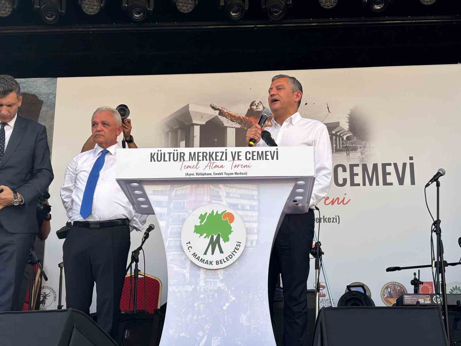 Siyasette Kartlar Yeniden Dağıtılıyor: Özgür Özel Yeni Yolu Duyurdu