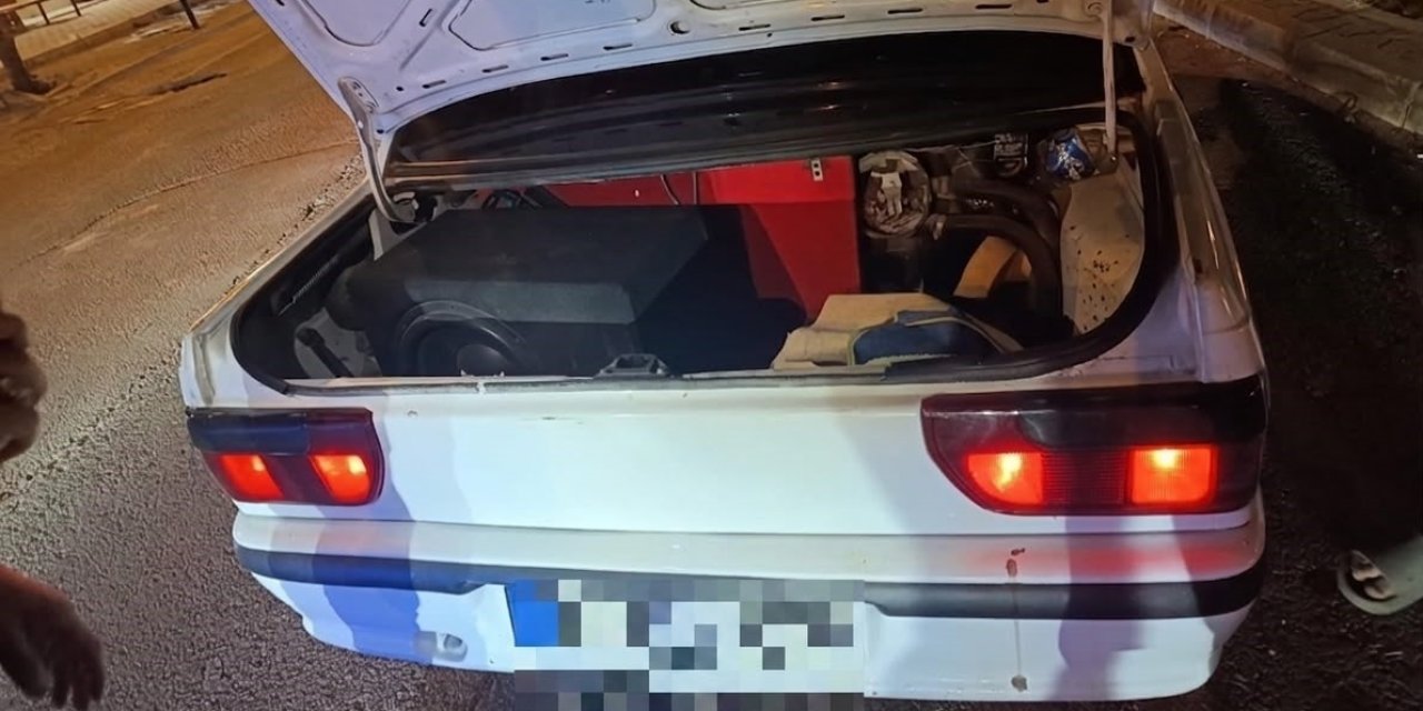 Polis, abartı egzoz, yüksek ses ve modifiyeli araçlara ceza kesiyor