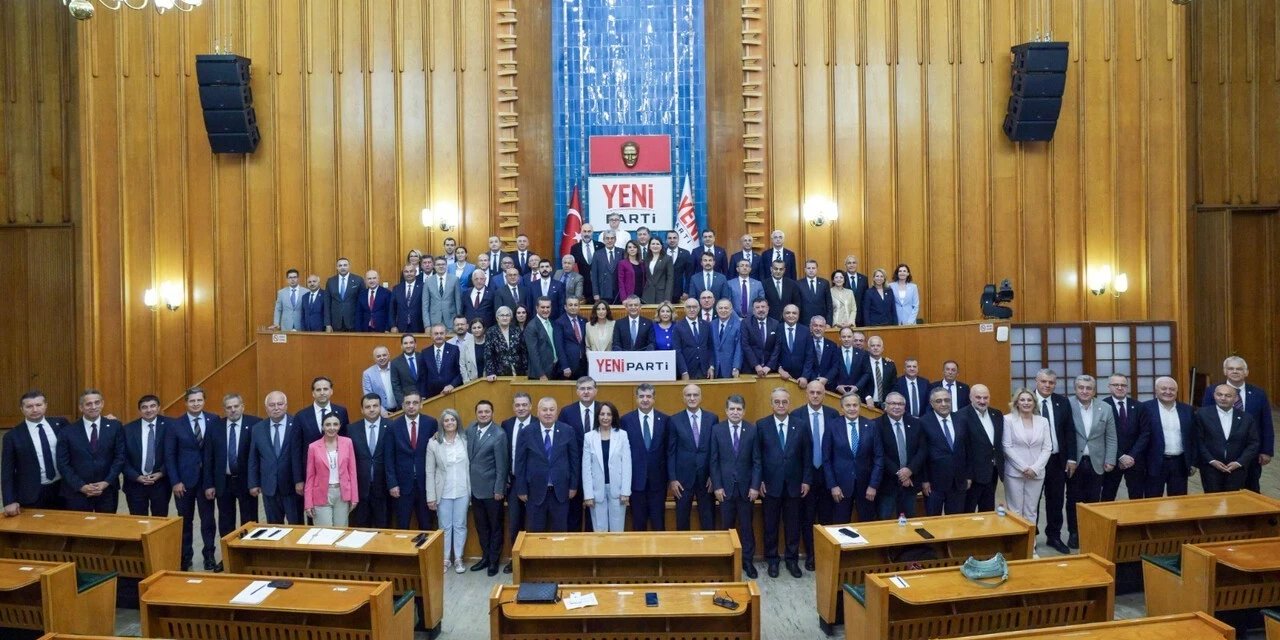 TBMM'de YENİ Parti dönemi başladı: İlk Grup toplantısı yapıldı