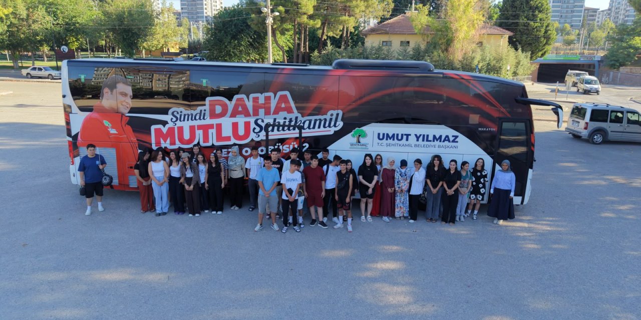 Belediye Başkanı Yılmaz'da gençlere yazın en keyifli hediyesi