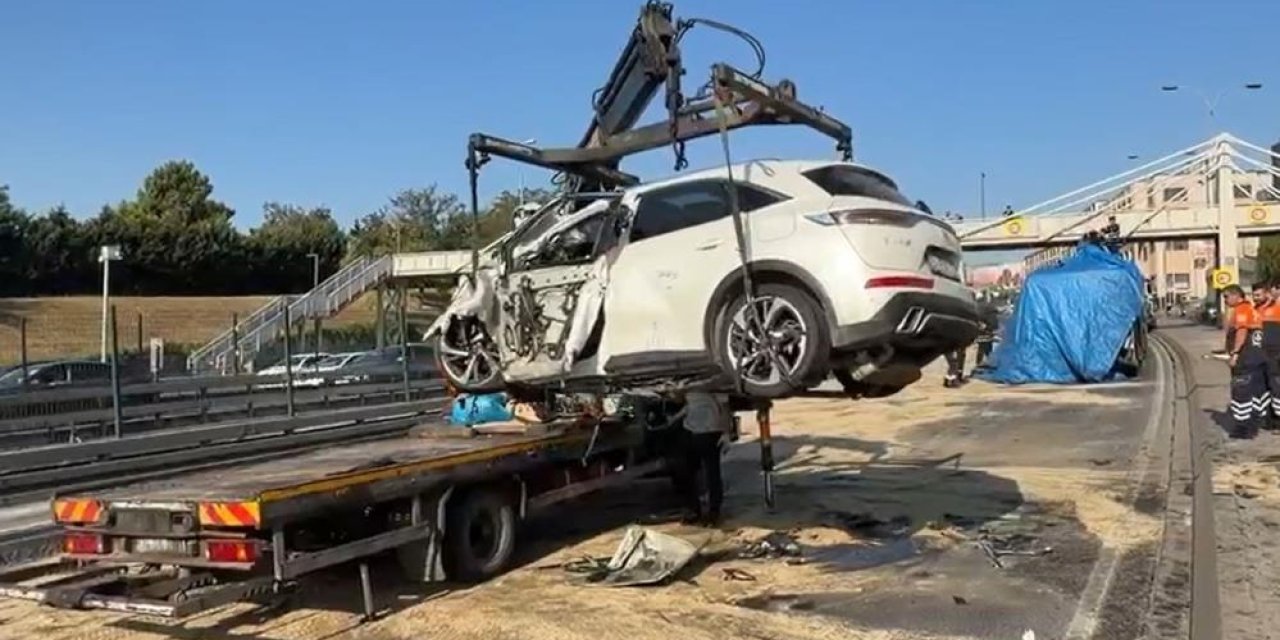 Otomobil, otobüsüne çarptı: 1’i polis memuru 3 kişi öldü