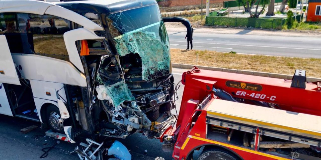 Katliam gibi kaza: 1ölü 15 yaralı