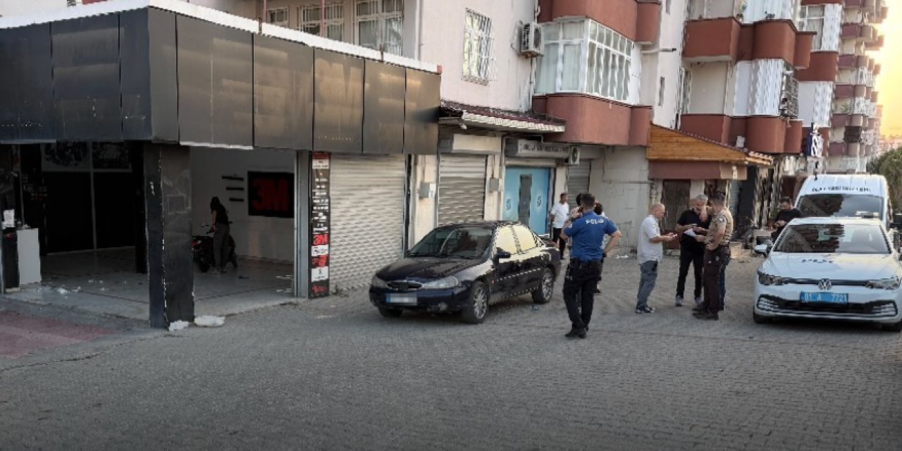 Adana’da kanlı gün Baba ve oğlu öldü, anne yaralı