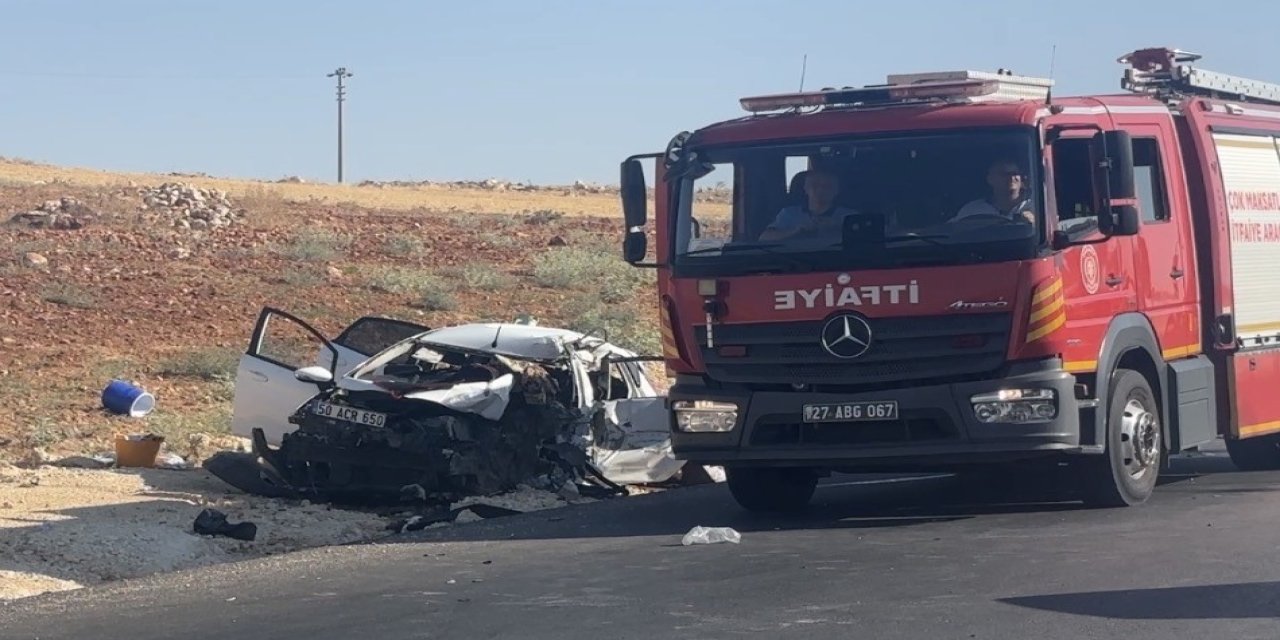Gaziantep’te can pazarı iki araç kafa kafaya çarpıştı: 2 ölü, 4 yaralı