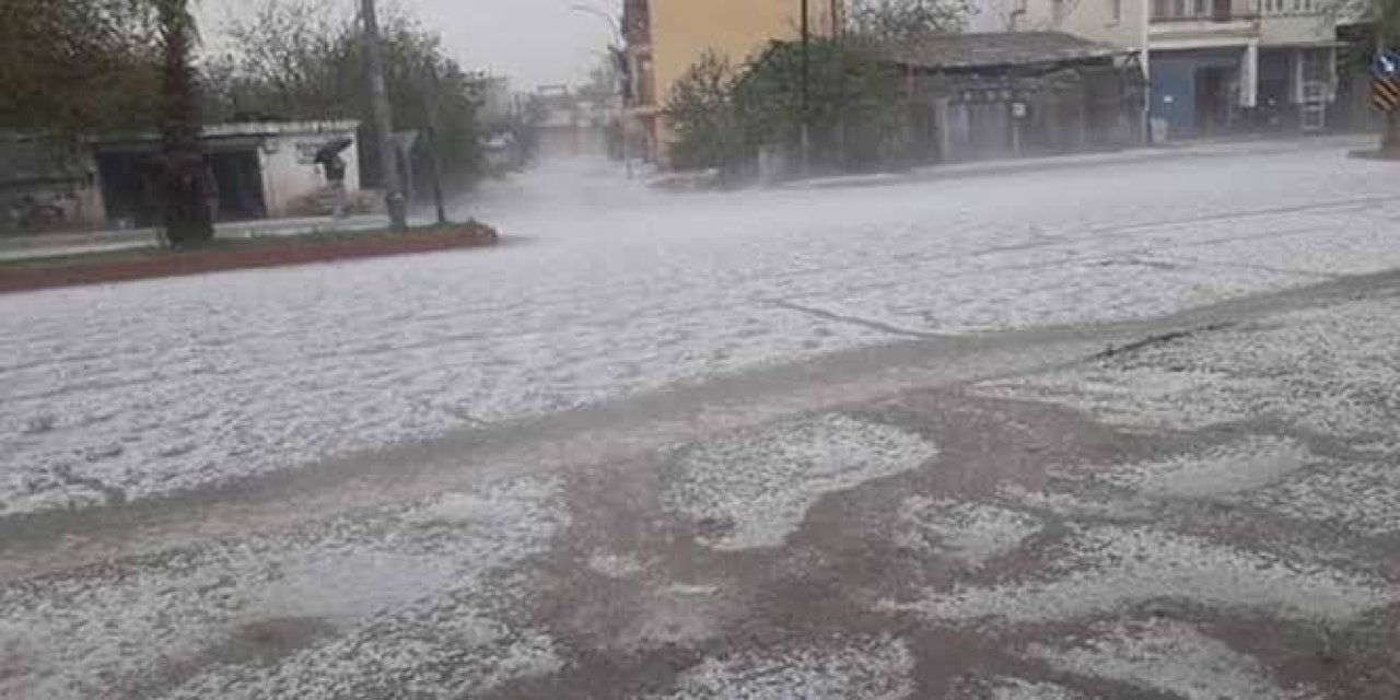Adana’da ceviz büyüklüğünde dolu yağışı