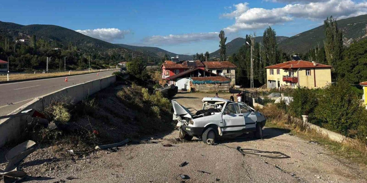 Tokat’ta iki otomobil çarpıştı: 1 ölü, 3 yaralı