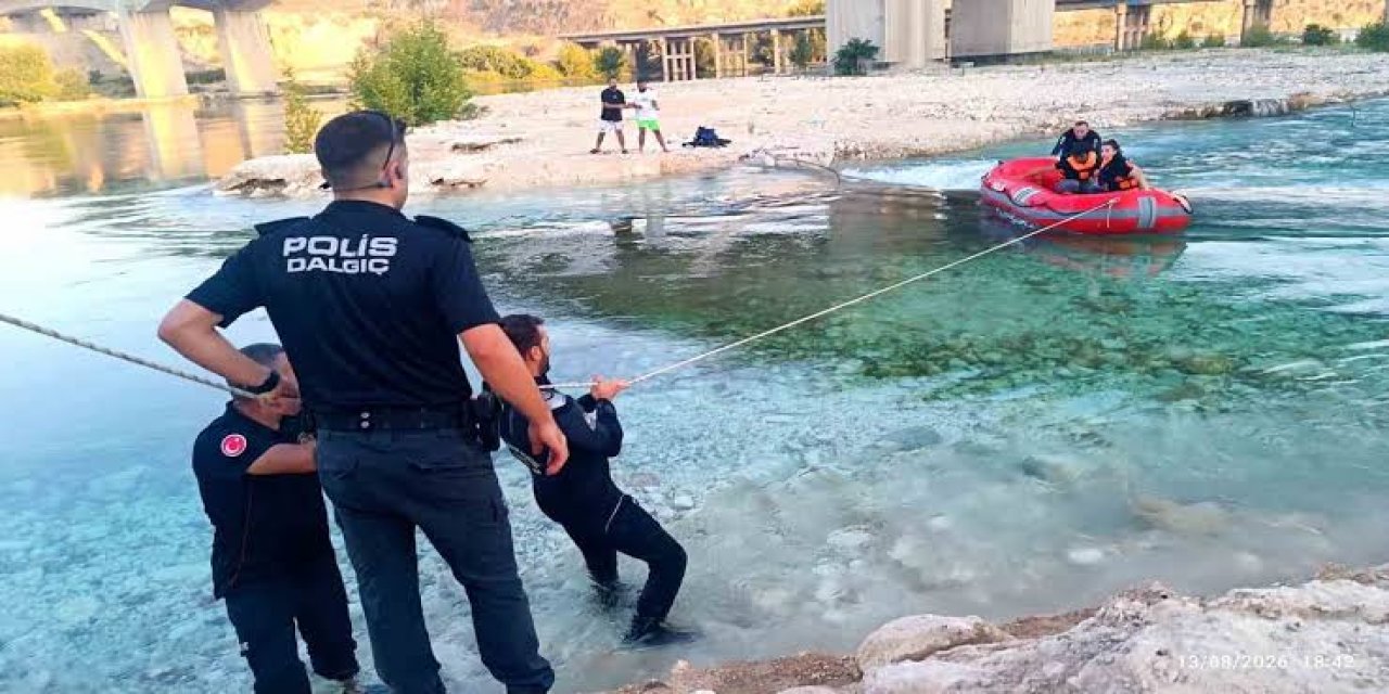Karkamış’ta köprüde mahsur kalan 4 kişi kurtarıldı