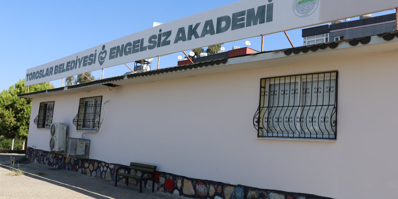 Toroslar’da Engelsiz Akademi Merkezi, özel bireylerin yaşamına umut oluyor