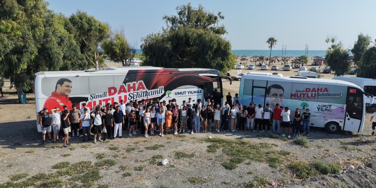 Başkan Yılmaz’dan binlerce öğrenciye unutulmaz yaz hediyesi