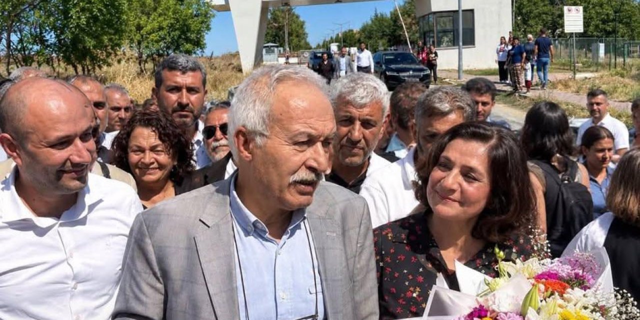 Eski Diyarbakır Büyükşehir Belediyesi Eş Başkanı Mızraklı, tahliye oldu