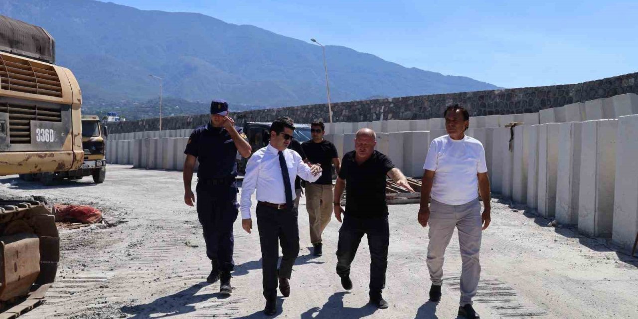 Arsuz’da balıkçı barınağı yenileniyor