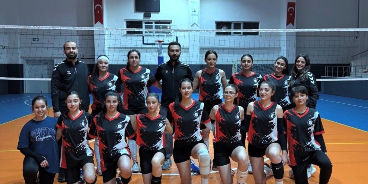 Siverek Belediyespor’un ardından kadın voleybol takımı da ligden çekildi