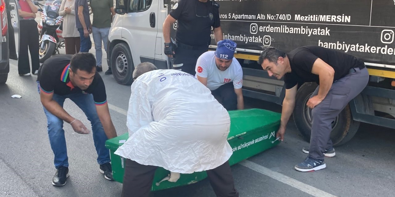 Motosikletli önce Tır sonra kamyonetle çarpıştı 1 ölü, 1 yaralı