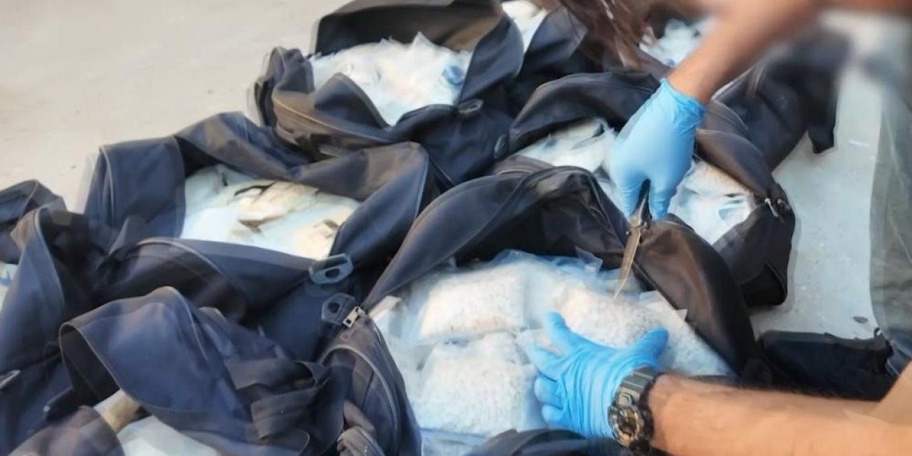 Gaziantep’te uyuşturucu baskını: 8 valizden tam 572 Bin hap çıktı