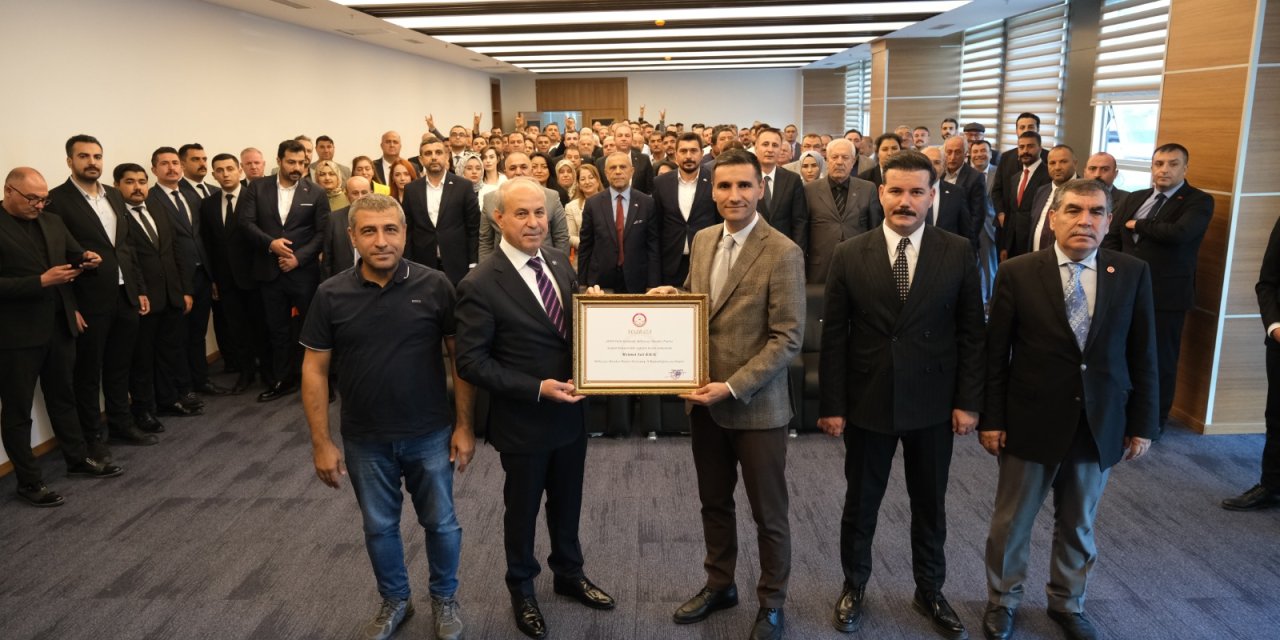 MHP İl Başkanı Kılıç mazbatasını aldı