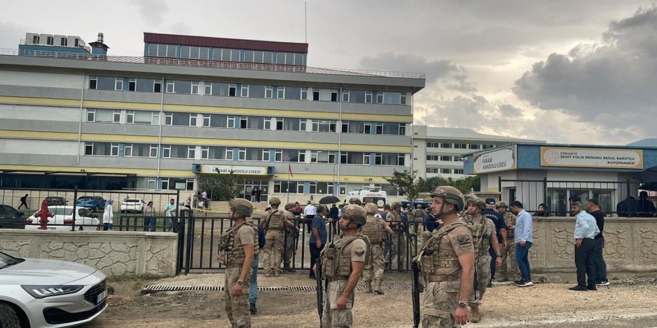 Okulda korku dolu anlar: Öğretmen silahla vurularak öldürüldü