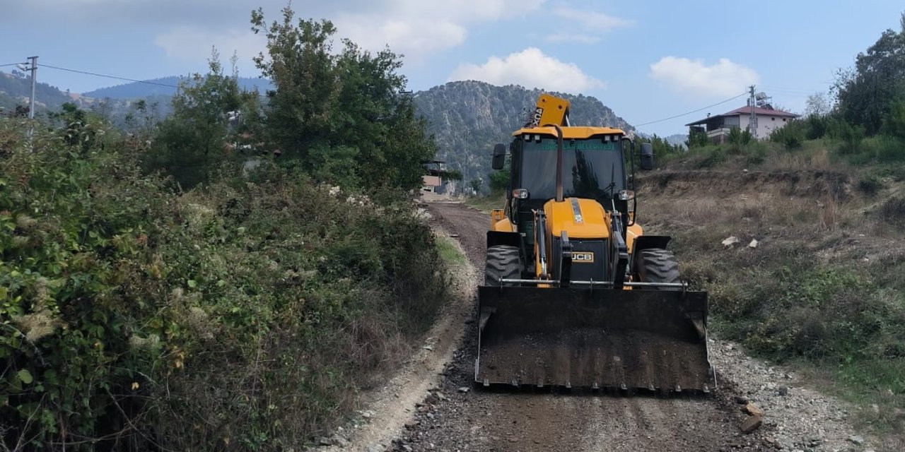 Toroslar’da kırsal mahallelerde yol seferberliği