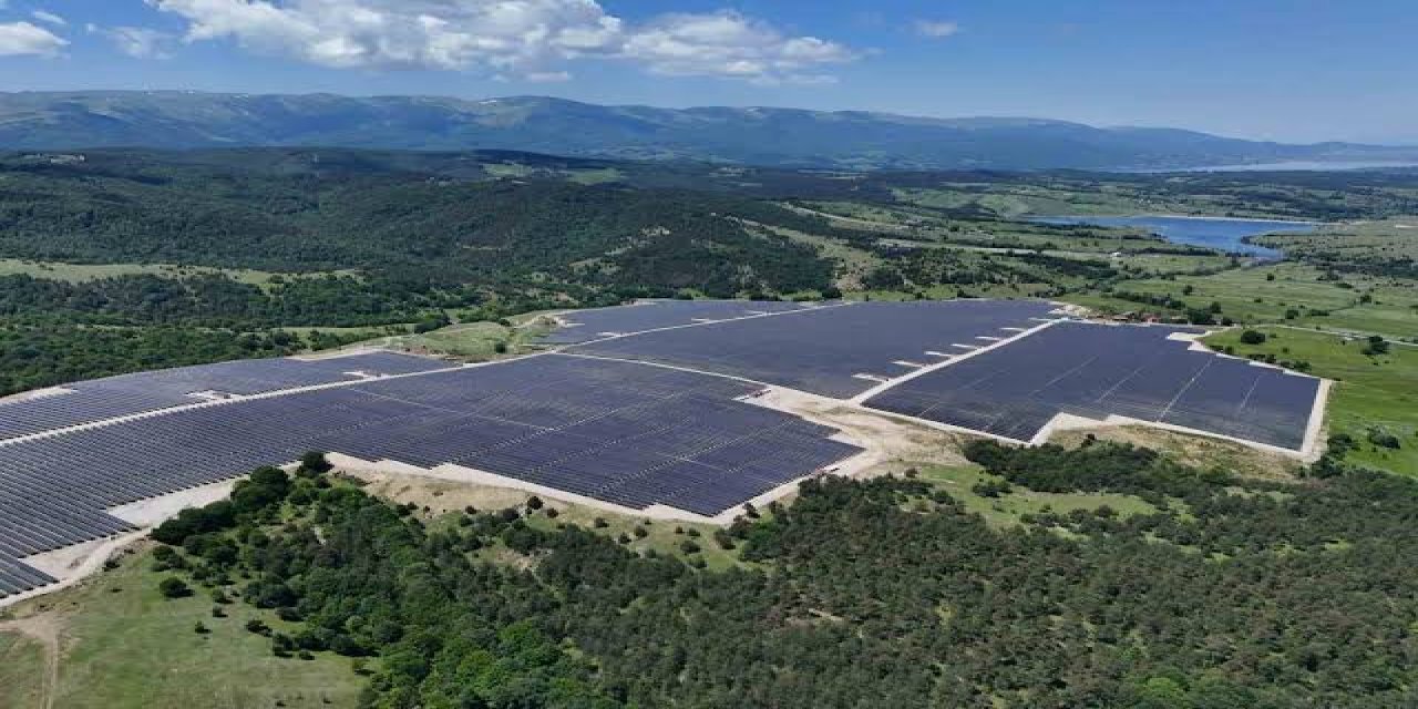 Güneş enerjisi tarihte ilk kez nükleeri geçti